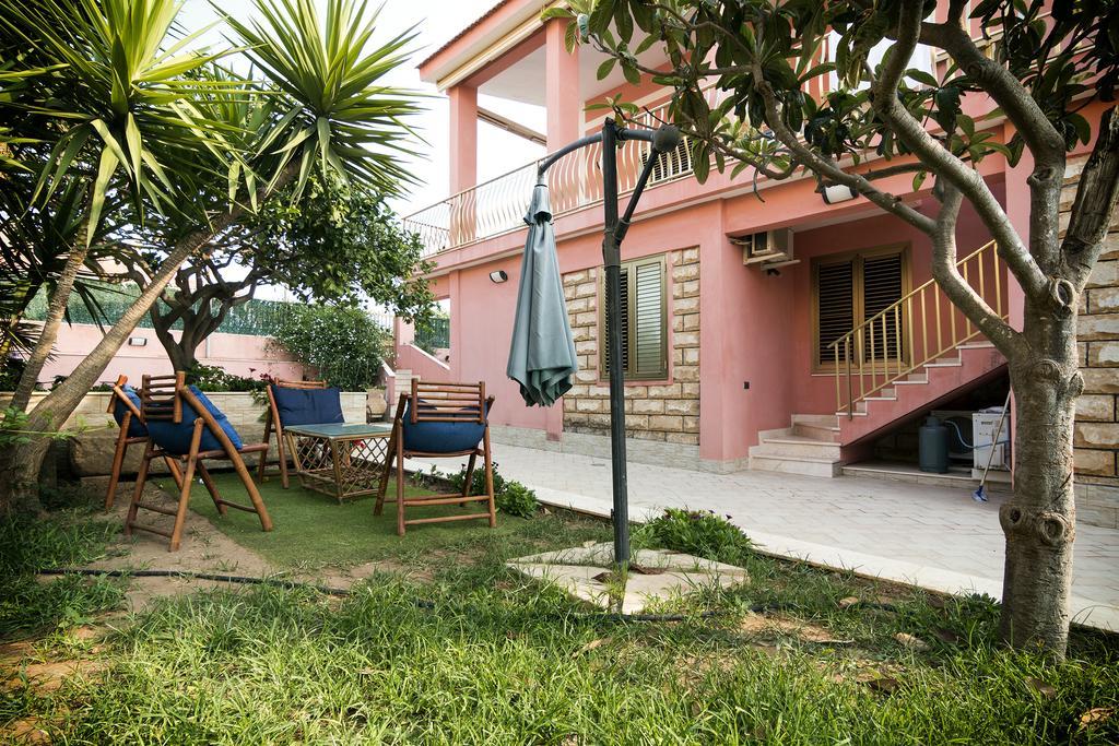시클리 La Rosa Del Deserto B&B 외부 사진